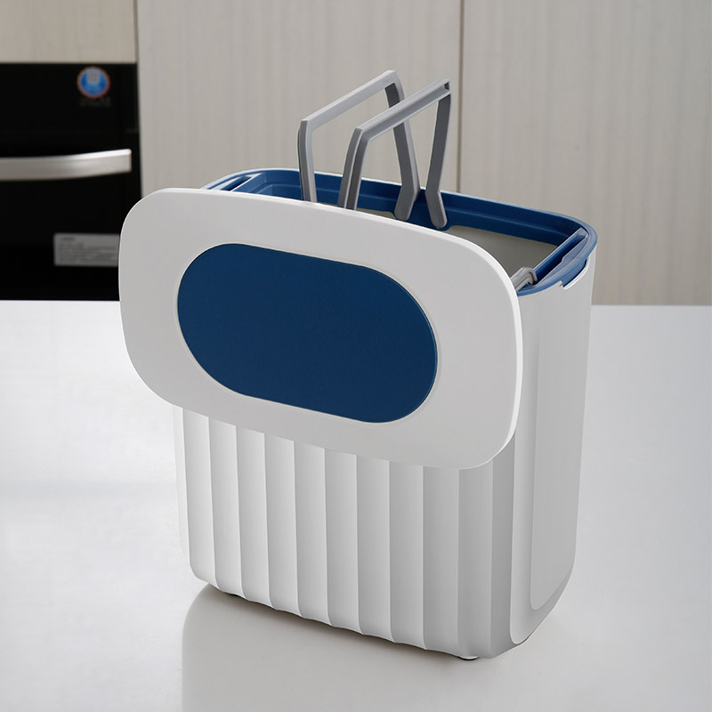 small trash can